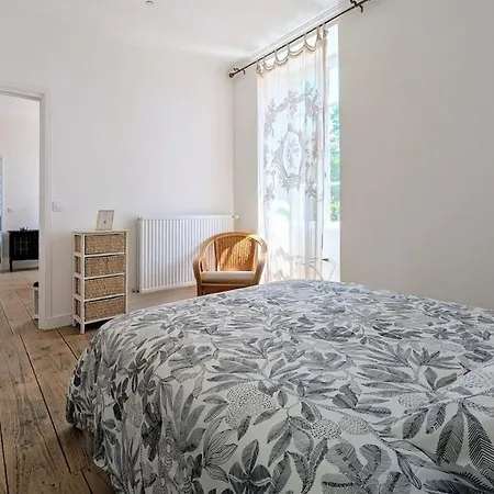 La Dame De Pierres - Maison Bourgeoise - 5 Suites Avec Salle De Bain Privative - Charme & Confort - 40 Min Puydufou La Foret-sur-Sevre