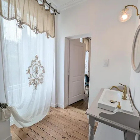 La Dame De Pierres - Maison Bourgeoise - 5 Suites Avec Salle De Bain Privative - Charme & Confort - 40 Min Puydufou La Foret-sur-Sevre