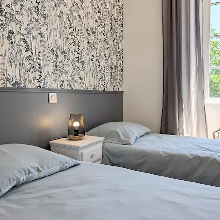 La Dame De Pierres - Maison Bourgeoise - 5 Suites Avec Salle De Bain Privative - Charme & Confort - 40 Min Puydufou Holiday home La Foret-sur-Sevre