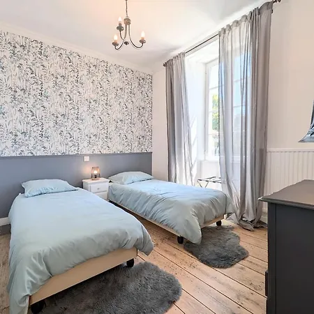 La Dame De Pierres - Maison Bourgeoise - 5 Suites Avec Salle De Bain Privative - Charme & Confort - 40 Min Puydufou * La Foret-sur-Sevre