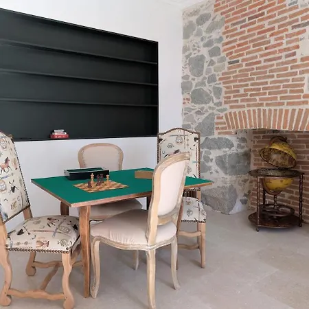 La Dame De Pierres - Maison Bourgeoise - 5 Suites Avec Salle De Bain Privative - Charme & Confort - 40 Min Puydufou La Foret-sur-Sevre
